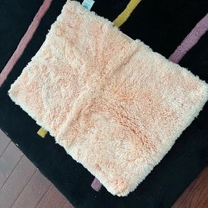 Martha stewart 100% nylon collection Bath rug 18 by 24 Inches